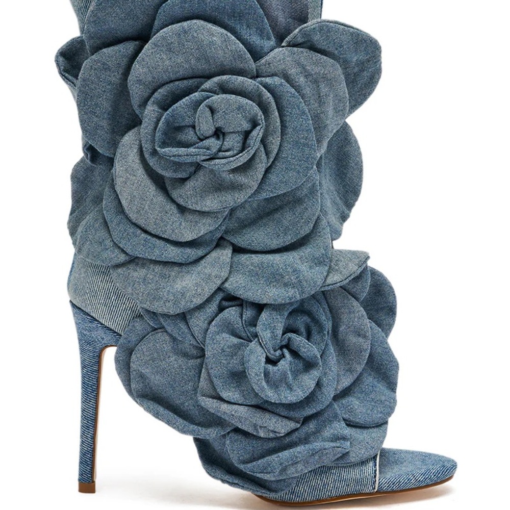 Azalea Wang Blue Floral Women's Shoes - Picture 9 of 10